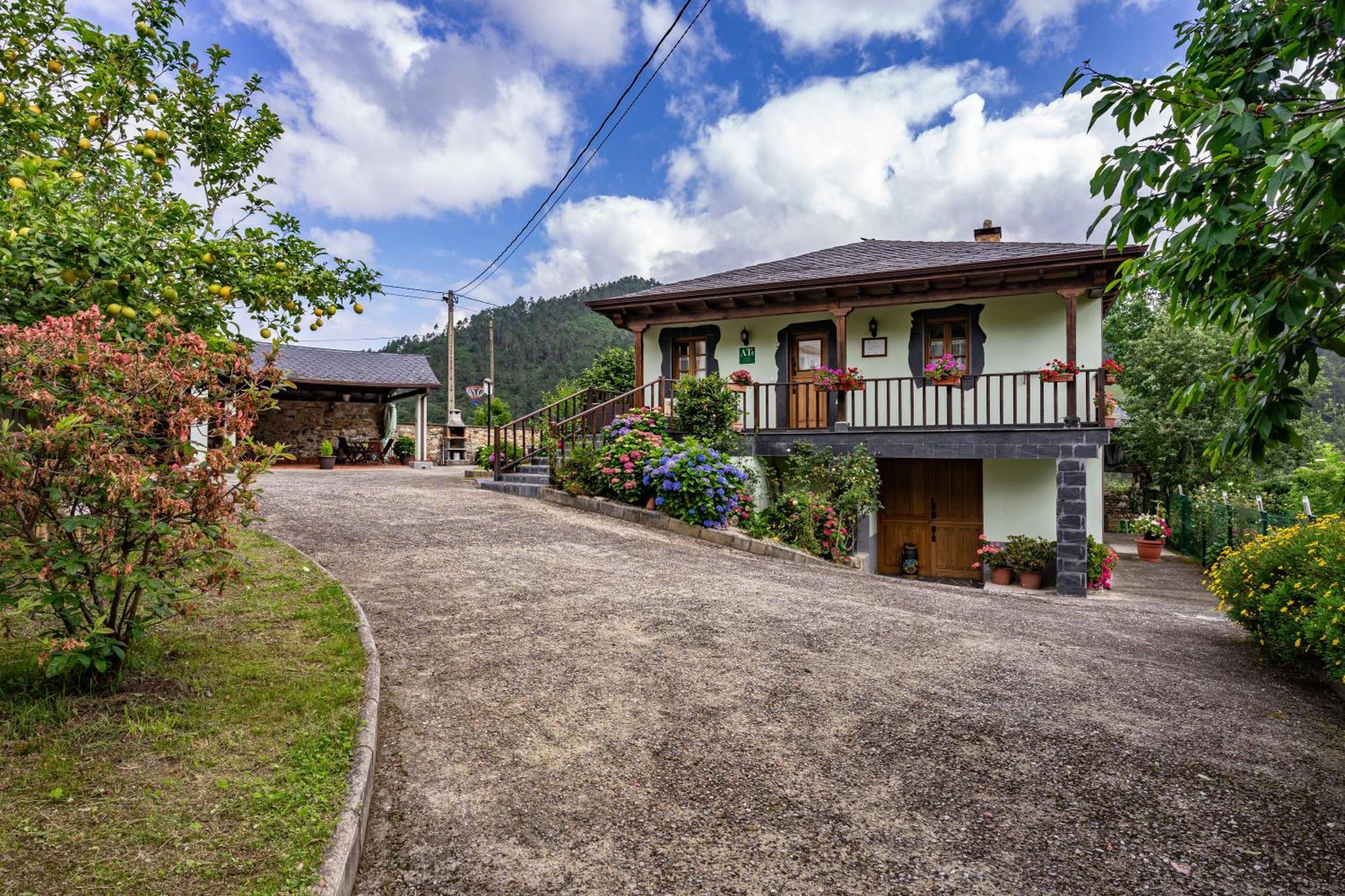 Вилла Maseda 1 Villayon Экстерьер фото
